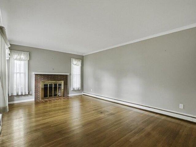 house with 3 bedroom, Wayland MA ES105331545