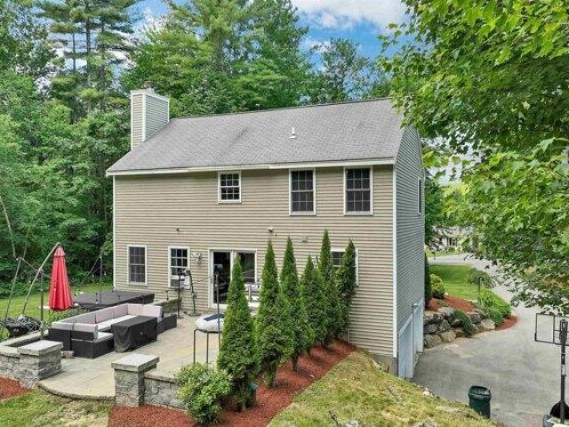 house with 3 bedroom, Weare NH ES105403813