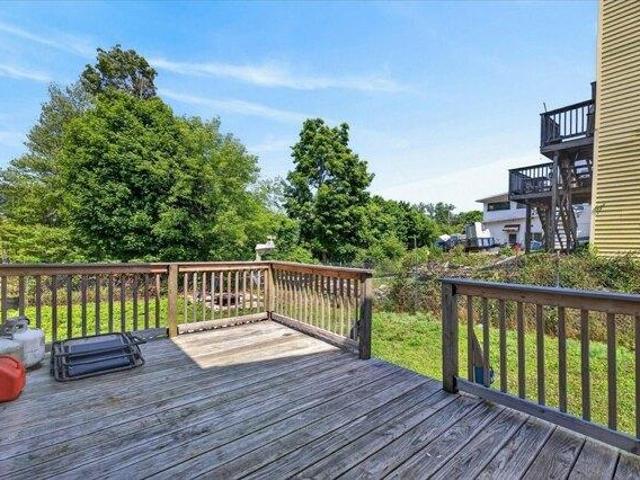 house with 3 bedroom, Webster MA ES105319526