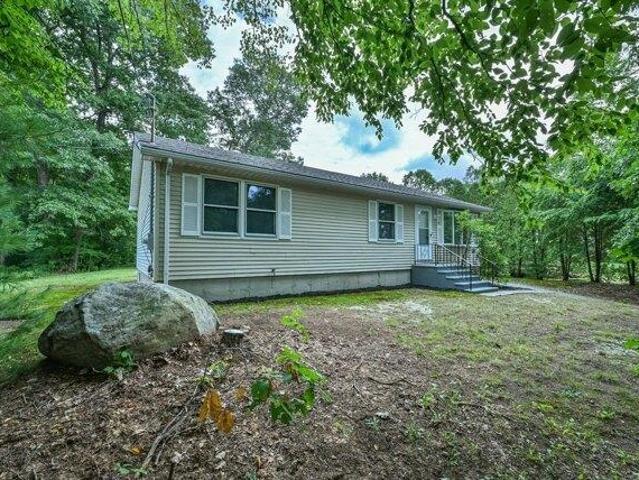 house with 3 bedroom, Webster MA ES105415815