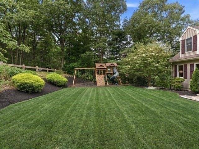 house with 3 bedroom, Webster MA ES105476882