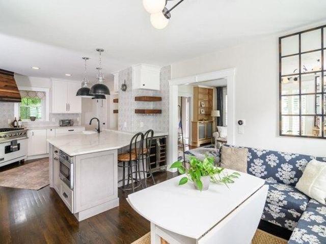house with 3 bedroom, Wellesley MA ES105552612
