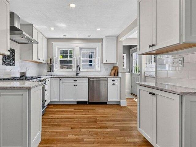 house with 3 bedroom, Wellesley MA ES105552815