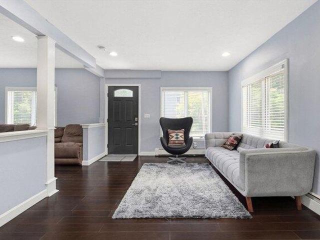 house with 3 bedroom, Wellesley MA ES105560635