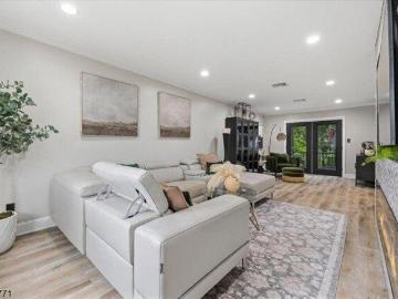 house with 3 bedroom, West Orange NJ ES103437154