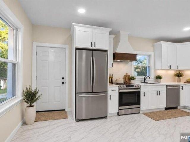 house with 3 bedroom, West Orange NJ ES105713050
