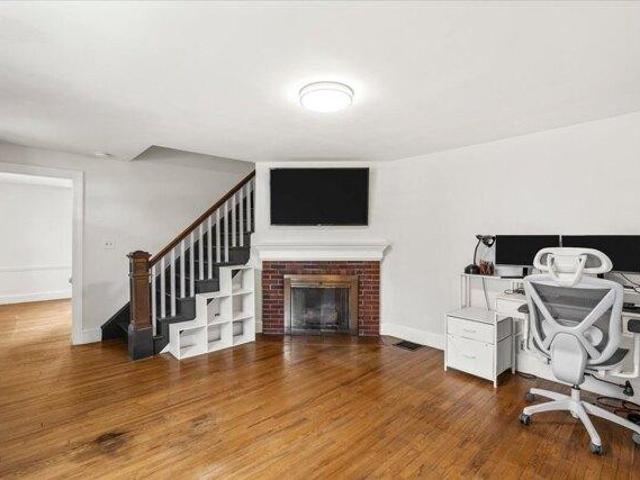 house with 3 bedroom, West Bridgewater MA ES105558468