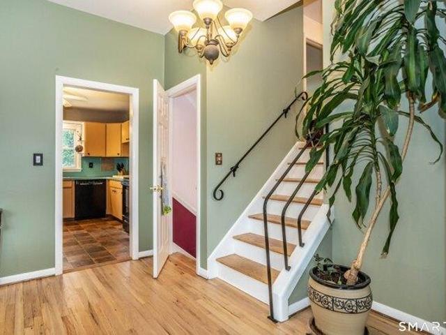 house with 3 bedroom, West Hartford CT ES105492711