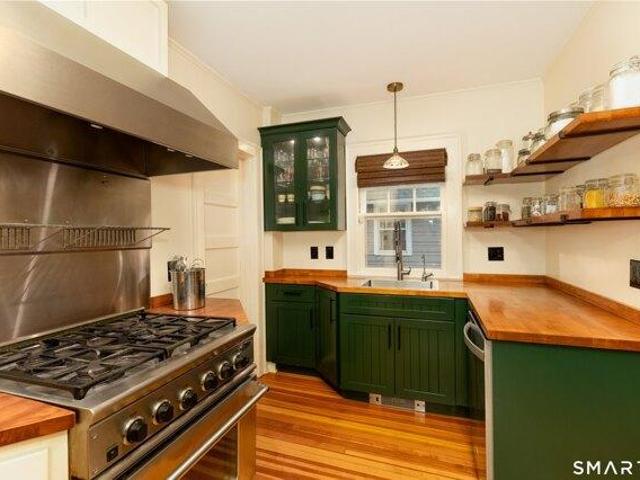 house with 3 bedroom, West Hartford CT ES105577415