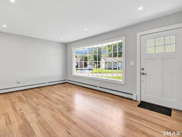 house with 3 bedroom, West Haven CT ES105512968