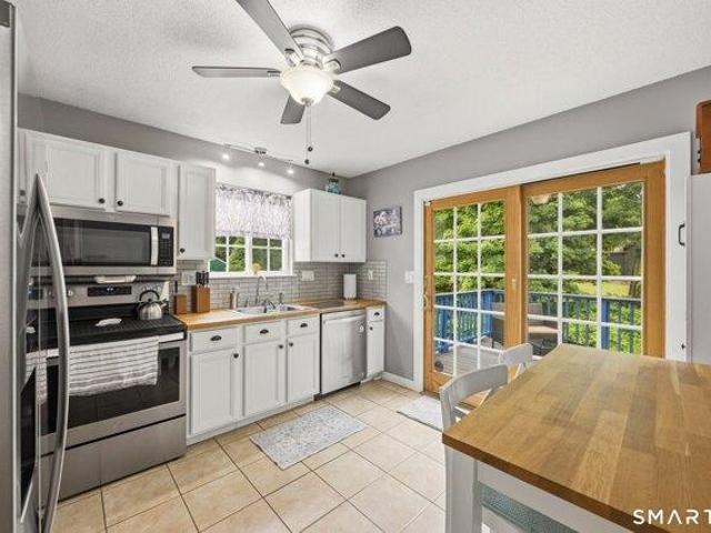 house with 3 bedroom, West Haven CT ES105560198
