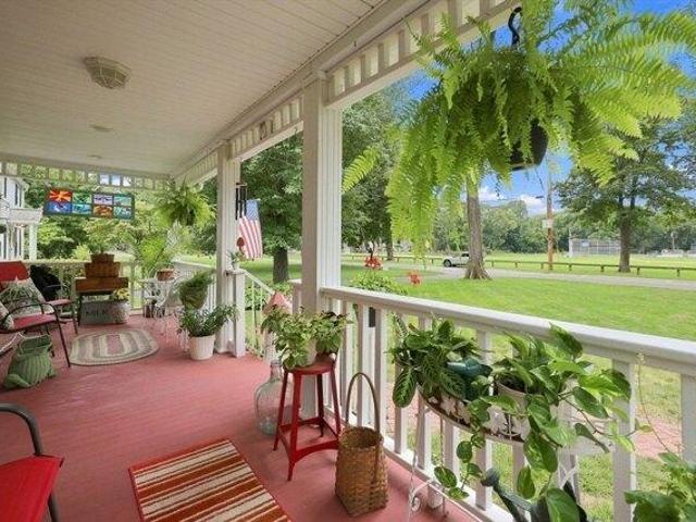 house with 3 bedroom, West Springfield MA ES105231305
