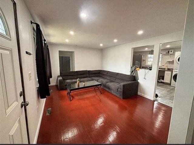house with 3 bedroom, West Warwick RI ES104902203