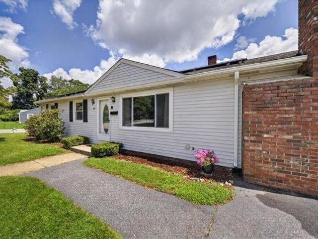 house with 3 bedroom, West Warwick RI ES104903362