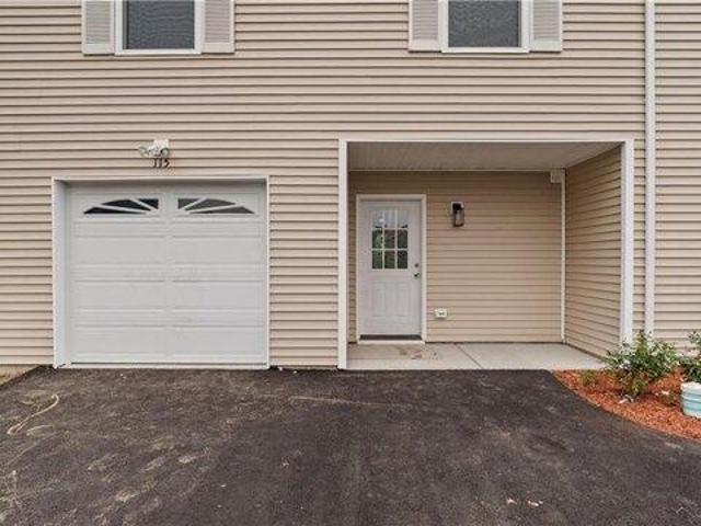 house with 3 bedroom, West Warwick RI ES105587053