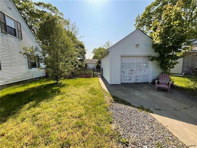 house with 3 bedroom, West Warwick RI ES105587316