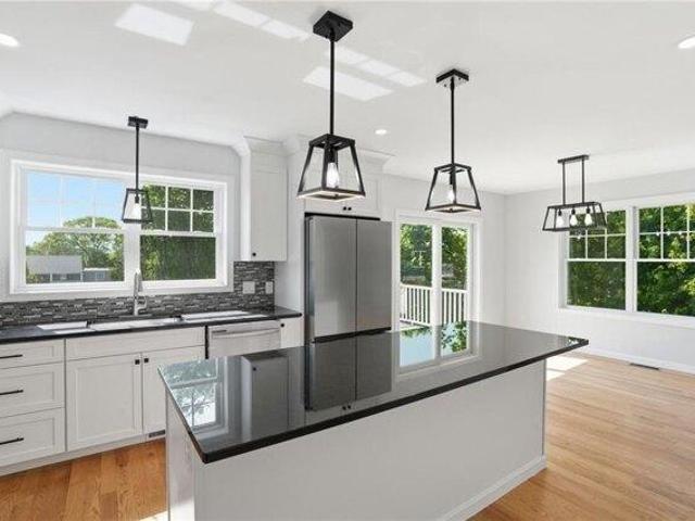 house with 3 bedroom, West Warwick RI ES105591041