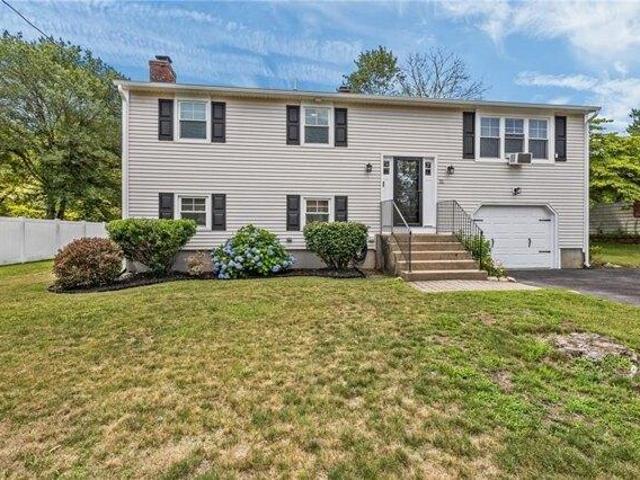 house with 3 bedroom, West Warwick RI ES105649826