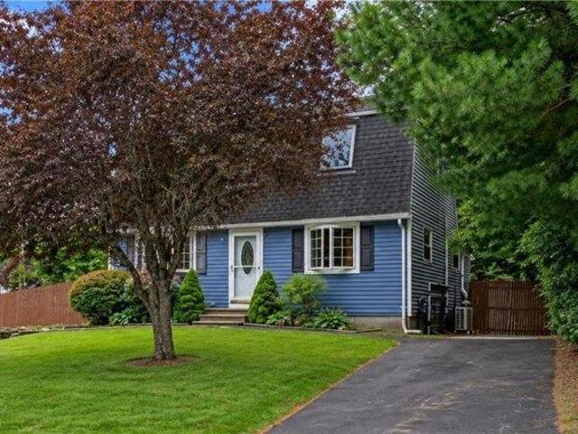 house with 3 bedroom, West Warwick RI ES105769653