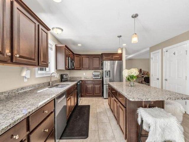 house with 3 bedroom, Westbrook ME ES105662307