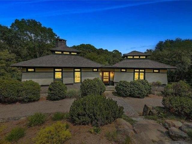 house with 3 bedroom, Westerly RI ES105492708