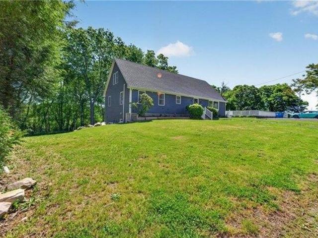 house with 3 bedroom, Westerly RI ES105748841