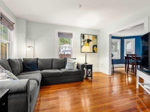 house with 3 bedroom, Weston MA ES105587565