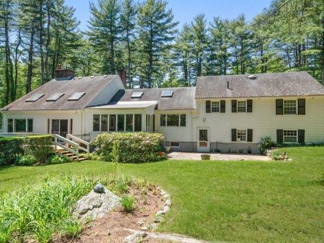 house with 3 bedroom, Weston MA ES105590786