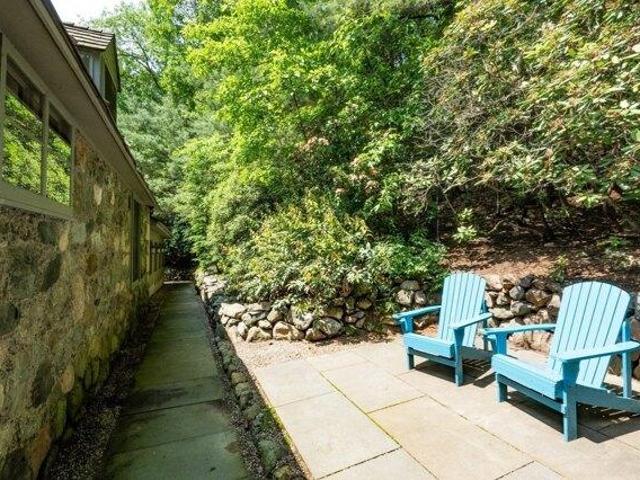 house with 3 bedroom, Weston MA ES105369023