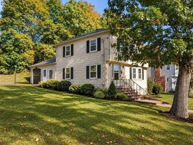 house with 3 bedroom, Westwood MA ES106049359