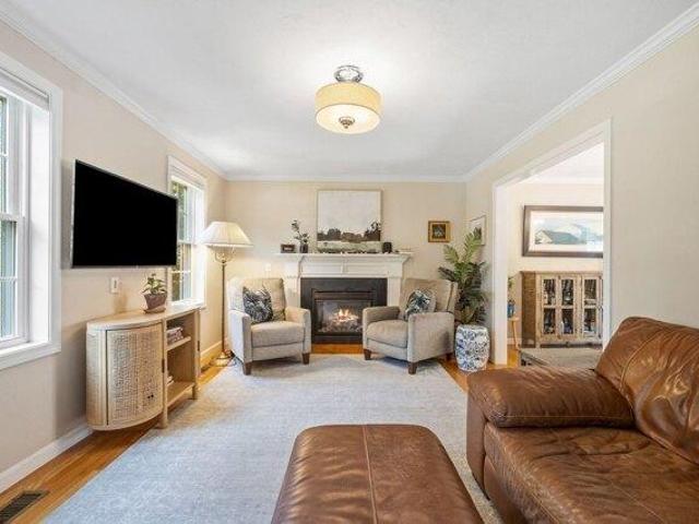 house with 3 bedroom, Weymouth MA ES105442653