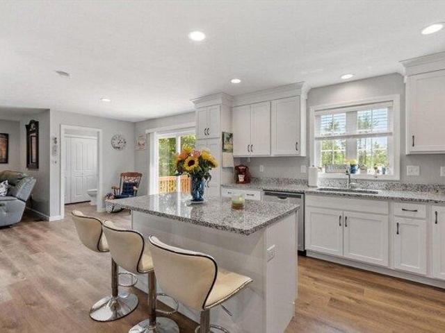 house with 3 bedroom, Winchendon MA ES105258513