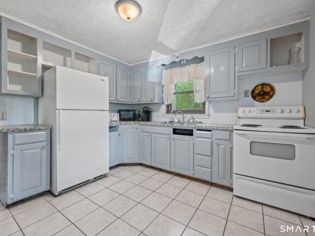 house with 3 bedroom, Windsor CT ES105516320