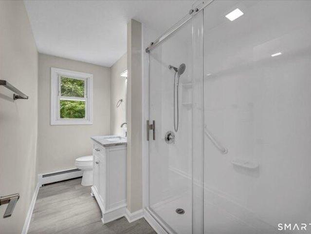 house with 3 bedroom, Windsor CT ES105578776
