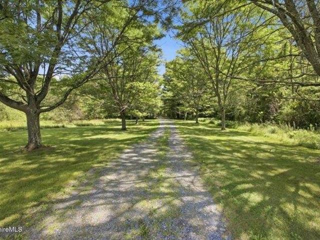 house with 3 bedroom, Williamstown MA ES105418781