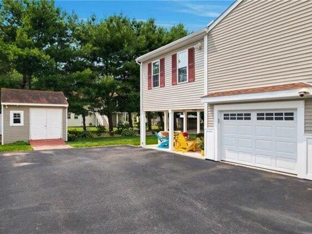 house with 3 bedroom, Woonsocket RI ES104568186