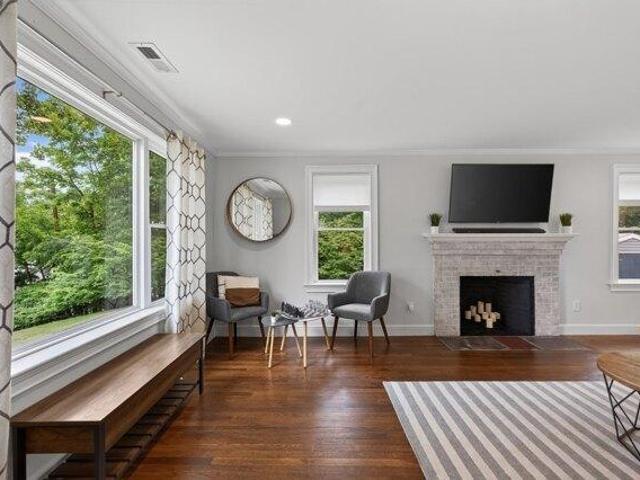 house with 3 bedroom, Woburn MA ES105400051