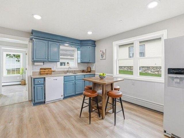 house with 3 bedroom, Woburn MA ES105442413