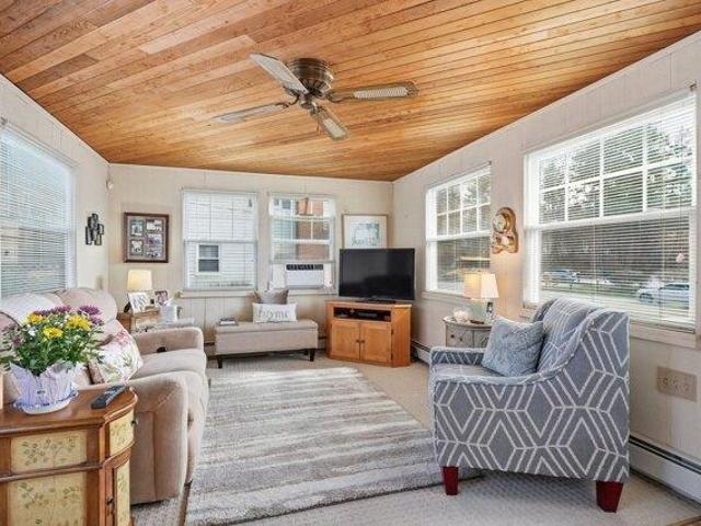 house with 3 bedroom, Woburn MA ES105535173