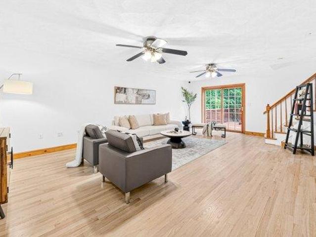 house with 3 bedroom, Woburn MA ES105552775