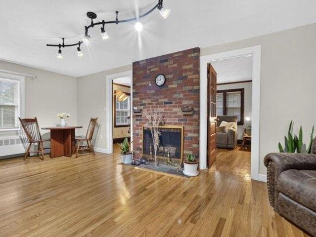 house with 3 bedroom, Woburn MA ES105612524