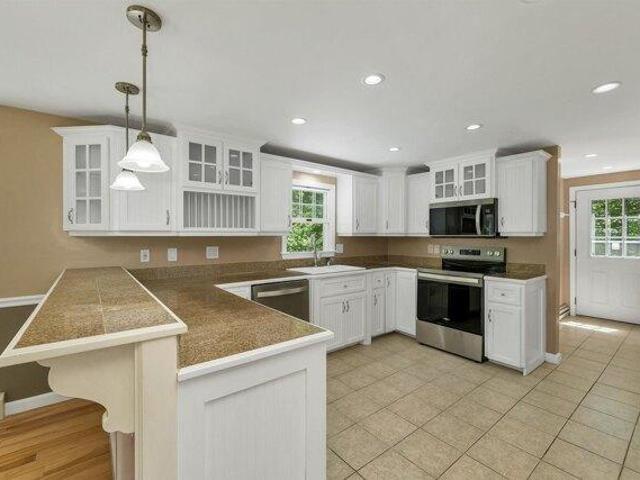 house with 3 bedroom, Wolfeboro NH ES105551813