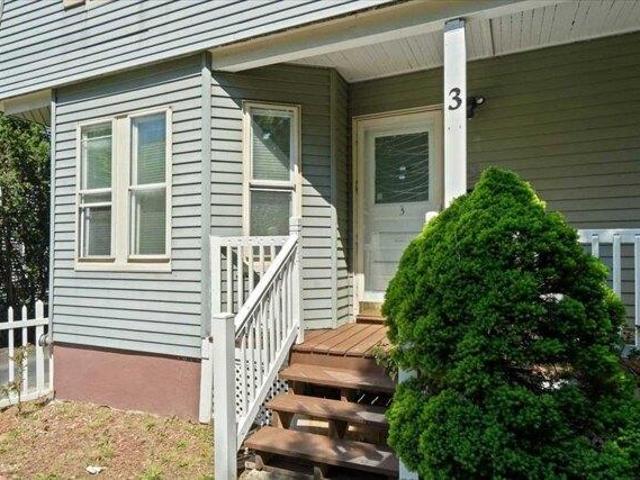 house with 3 bedroom, Worcester MA ES104440598