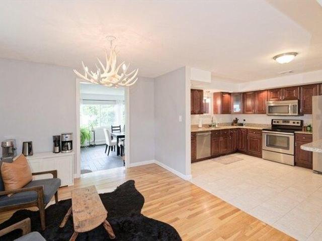 house with 3 bedroom, Worcester MA ES104443913