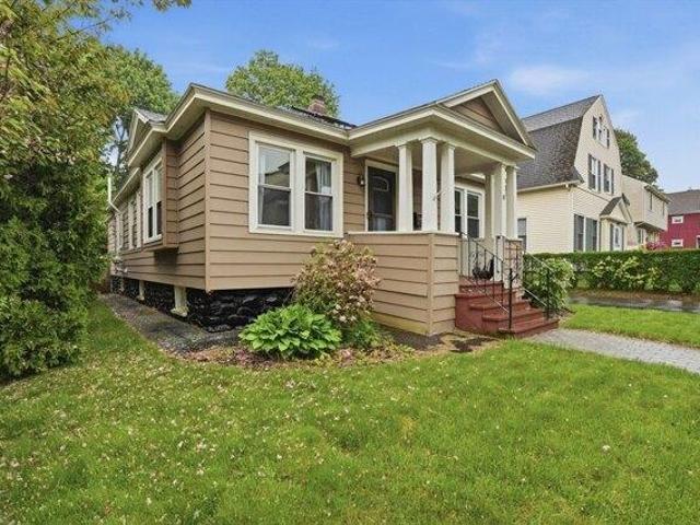 house with 3 bedroom, Worcester MA ES104444785