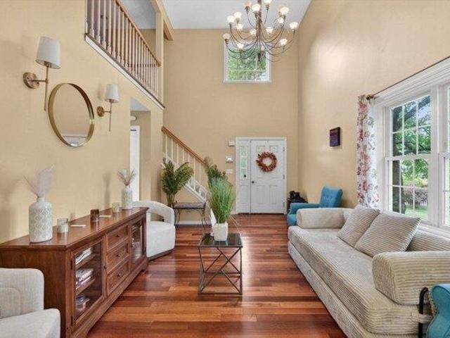 house with 3 bedroom, Worcester MA ES104445520