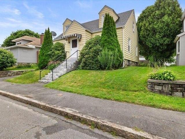 house with 3 bedroom, Worcester MA ES104509915