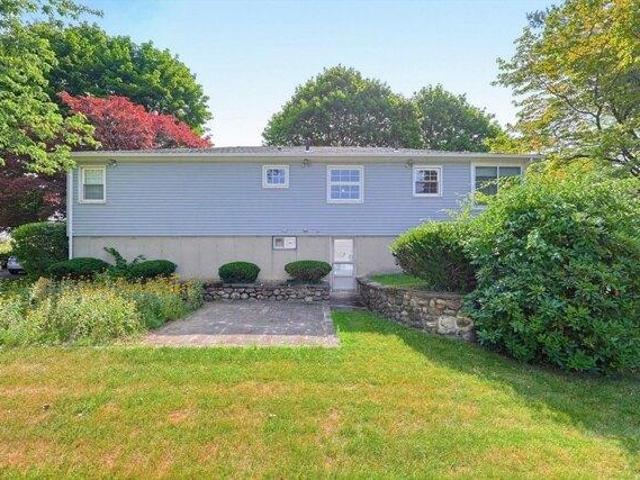 house with 3 bedroom, Worcester MA ES104512391