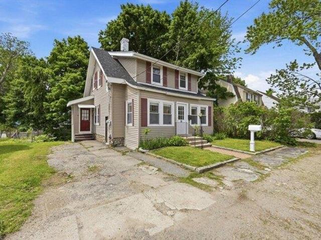 house with 3 bedroom, Worcester MA ES105403684