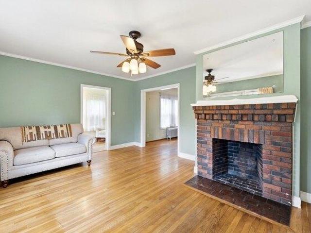 house with 3 bedroom, Worcester MA ES105439387
